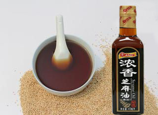 跟隨時代發(fā)展，不做落伍的芝麻油灌裝機(jī)